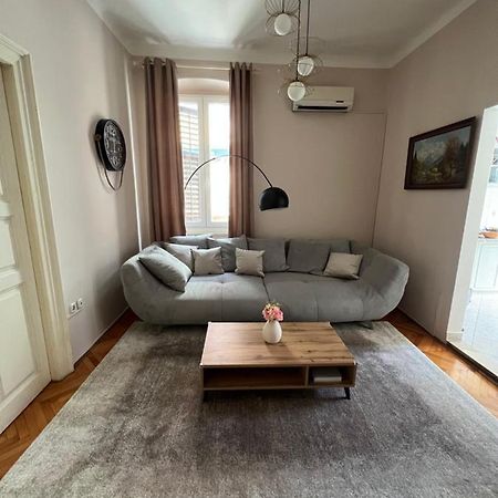 Apartman Sandra Pula Zewnętrze zdjęcie